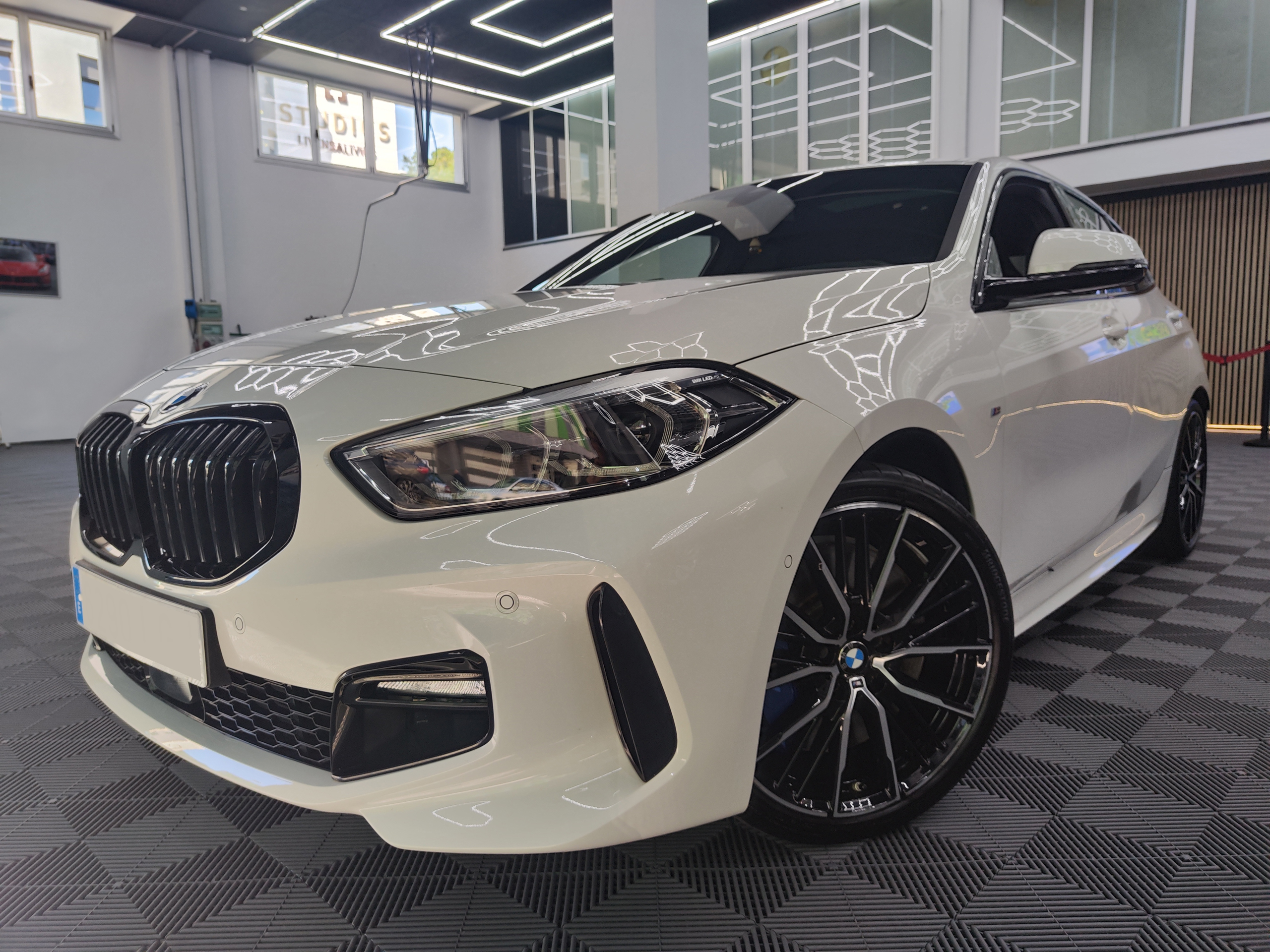 BMWserie1max