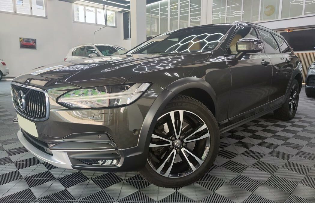 Volvo V90 Cross Country 2.0 T5 AWD PRO Auto