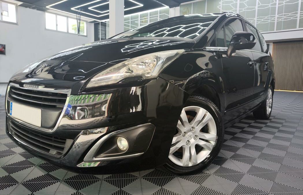 PEUGEOT 5008 Style 1.6 BlueHDi 120 cv 7 plazas