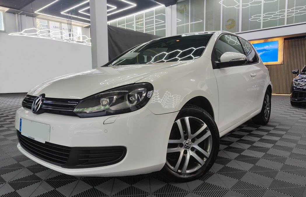 Volkswagen Golf 1.6 tdi 105cv 3p Sport